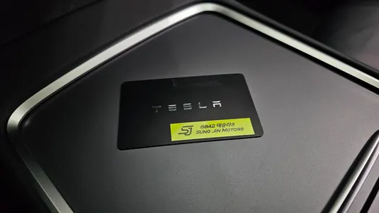 Tesla 3 AWD 2021 37
