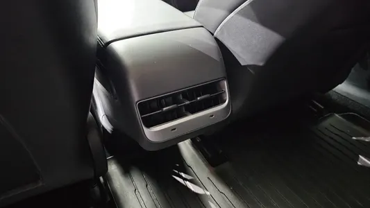 Tesla 3 AWD 2021 39
