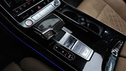 Audi S8 (D5) 4.0 TFSI LWB 2020 9