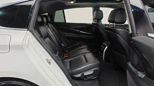BMW 5 Series GT (F07) GT 30d xDrive 2015 12