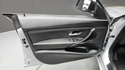 BMW 3 Series GT (F34) GT 320d 2018 24