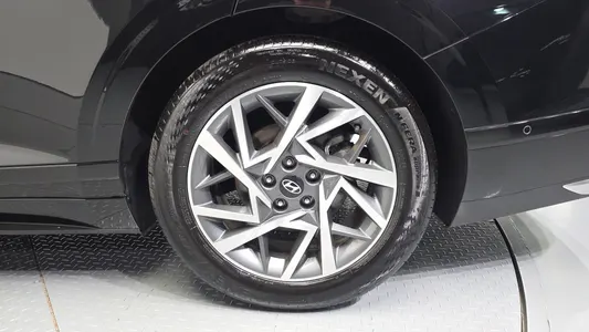 Hyundai (GN7) 2.5 2WD 2024 5