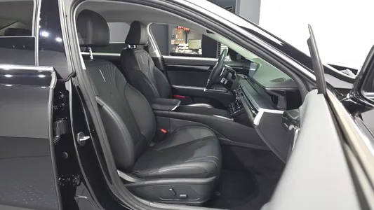 Hyundai (GN7) 2.5 2WD 2024 11