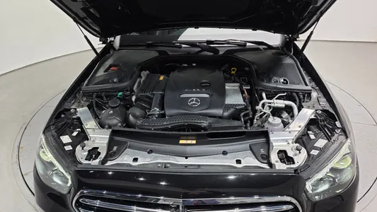 Mercedes-Benz E-Class W213 E300e 4MATIC 2021 6