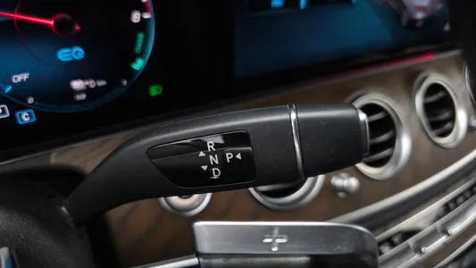 Mercedes-Benz E-Class W213 E300e 4MATIC 2021 9