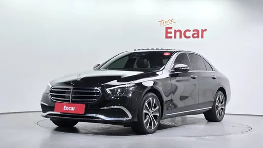 Mercedes-Benz E-Class W213 E300e 4MATIC 2021