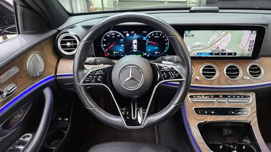 Mercedes-Benz E-Class W213 E300e 4MATIC 2021 13