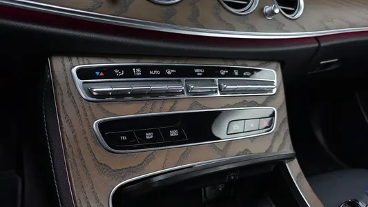 Mercedes-Benz E-Class W213 E300e 4MATIC 2021 19