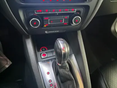 Volkswagen 제타 2.0 TDI 2011 18