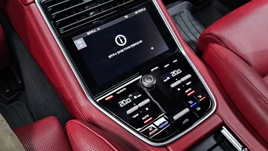 Porsche (971) 3.0 AWD 2020 19