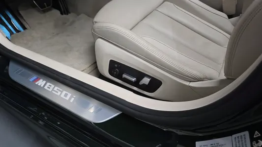 BMW 8 Series (G15) M850i xDrive 2022 31