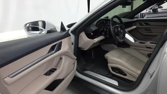 Porsche 타이칸 2024 10