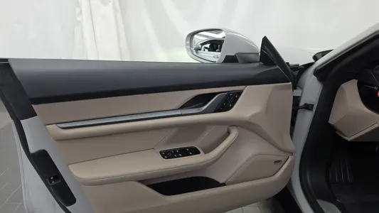 Porsche 타이칸 2024 24