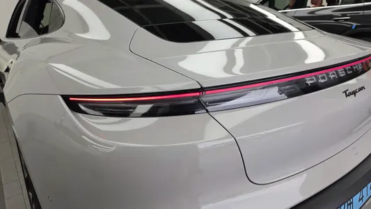 Porsche 타이칸 2024 23