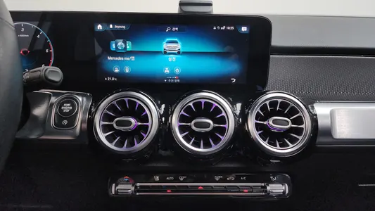 Mercedes-Benz GLB-Class X247 GLB200 d 2021 13
