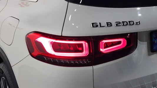 Mercedes-Benz GLB-Class X247 GLB200 d 2021 23