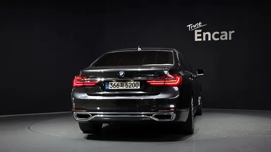 BMW 7 Series (G11) 750Li xDrive 2016 4