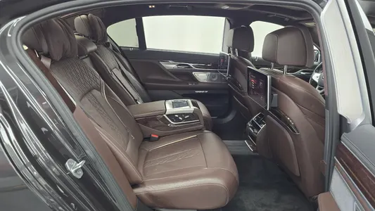 BMW 7 Series (G11) 750Li xDrive 2016 12