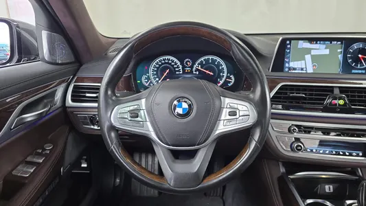 BMW 7 Series (G11) 750Li xDrive 2016 13