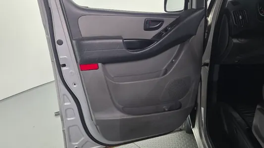 Hyundai Grand Starex 12 2009 24
