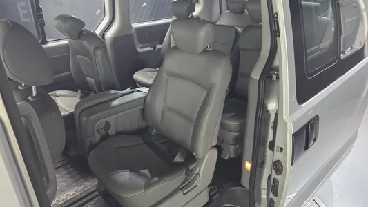 Hyundai Grand Starex 12 2009 26