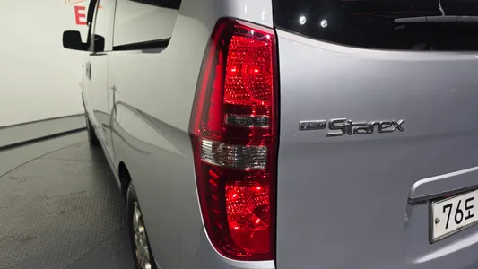 Hyundai Grand Starex 12 2009 23