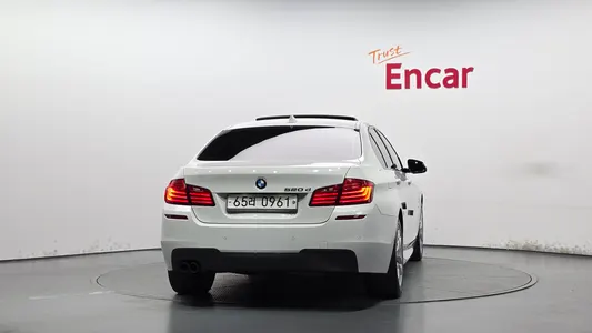BMW 5 Series (F10) 520d M 2015 4