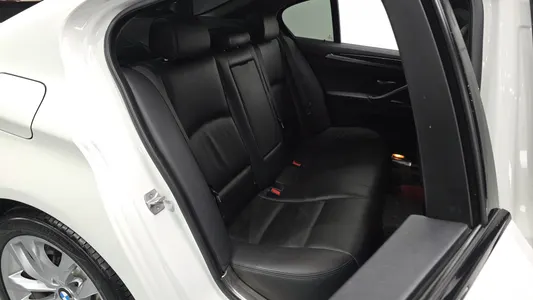 BMW 5 Series (F10) 520d M 2015 12