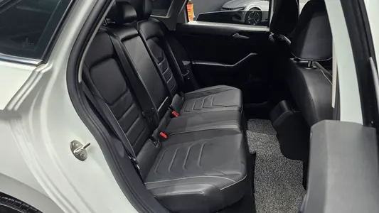 Volkswagen 7 1.5 TSI 2024 27
