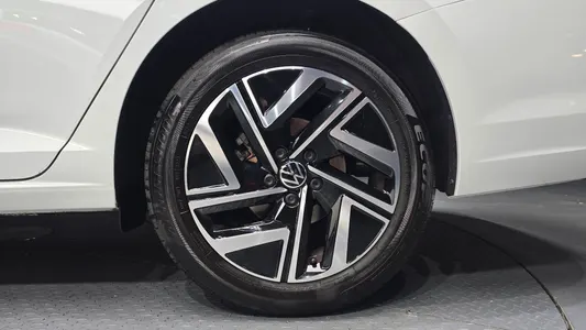 Volkswagen 7 1.5 TSI 2024 22