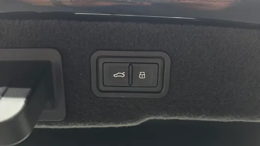 Audi A8 (D5) 50 TDI LWB 2021 16