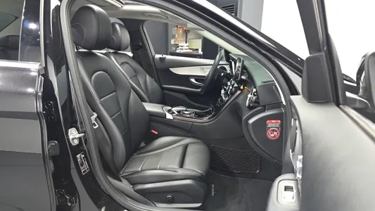 Mercedes-Benz C-Class W205 C200 2017 11