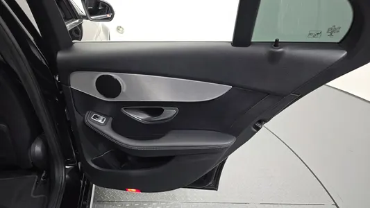 Mercedes-Benz C-Class W205 C200 2017 25