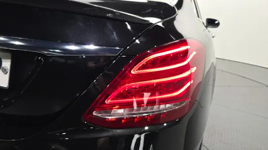 Mercedes-Benz C-Class W205 C200 2017 23