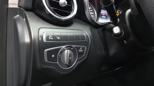 Mercedes-Benz C-Class W205 C200 2017 28