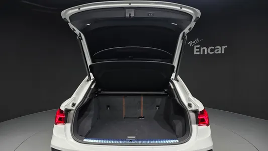 Audi Q3 (F3) 35 TDI 2022 19