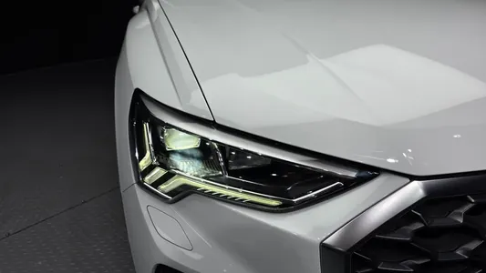 Audi Q3 (F3) 35 TDI 2022 22
