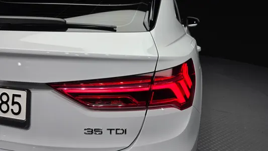Audi Q3 (F3) 35 TDI 2022 23