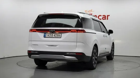 Kia Carnival 9 2022 4