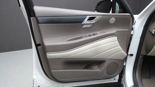 Genesis GV80 2.5T AWD 2023 24