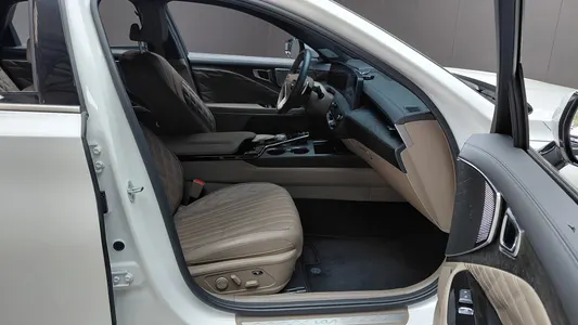 Kia K8 2.5 2WD 2022 26