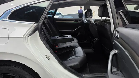 Volkswagen 아테온 2.0 TDI 2019 11