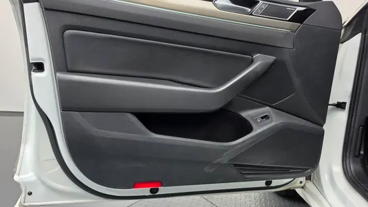 Volkswagen 아테온 2.0 TDI 2019 24