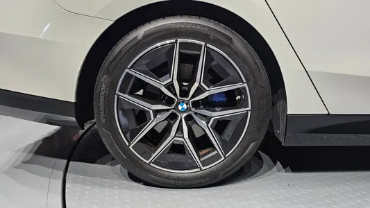 BMW 5 Series (G60) 523d M 2025 5