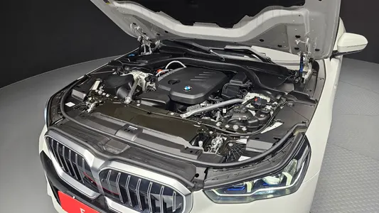 BMW 5 Series (G60) 523d M 2025 6