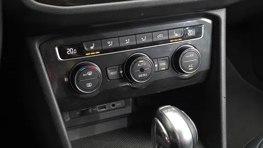 Volkswagen 2 2.0 TDI 2018 18