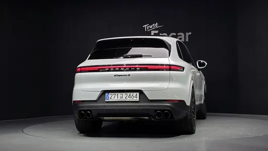 Porsche (PO536) 3.0 S E- 2025 4