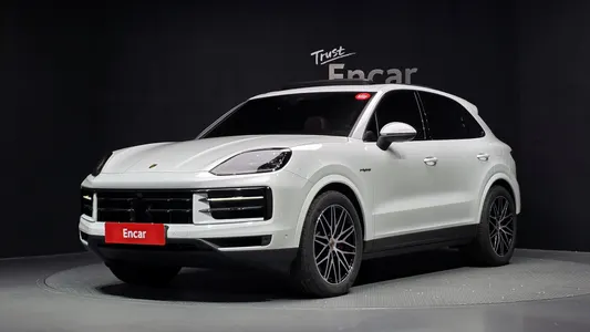 Porsche (PO536) 3.0 S E- 2025