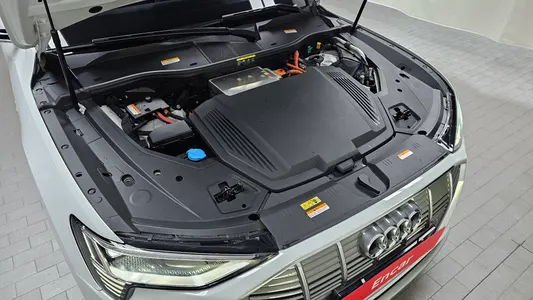 Audi e- 55 2022 5