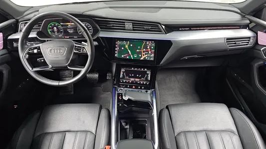 Audi e- 55 2022 6